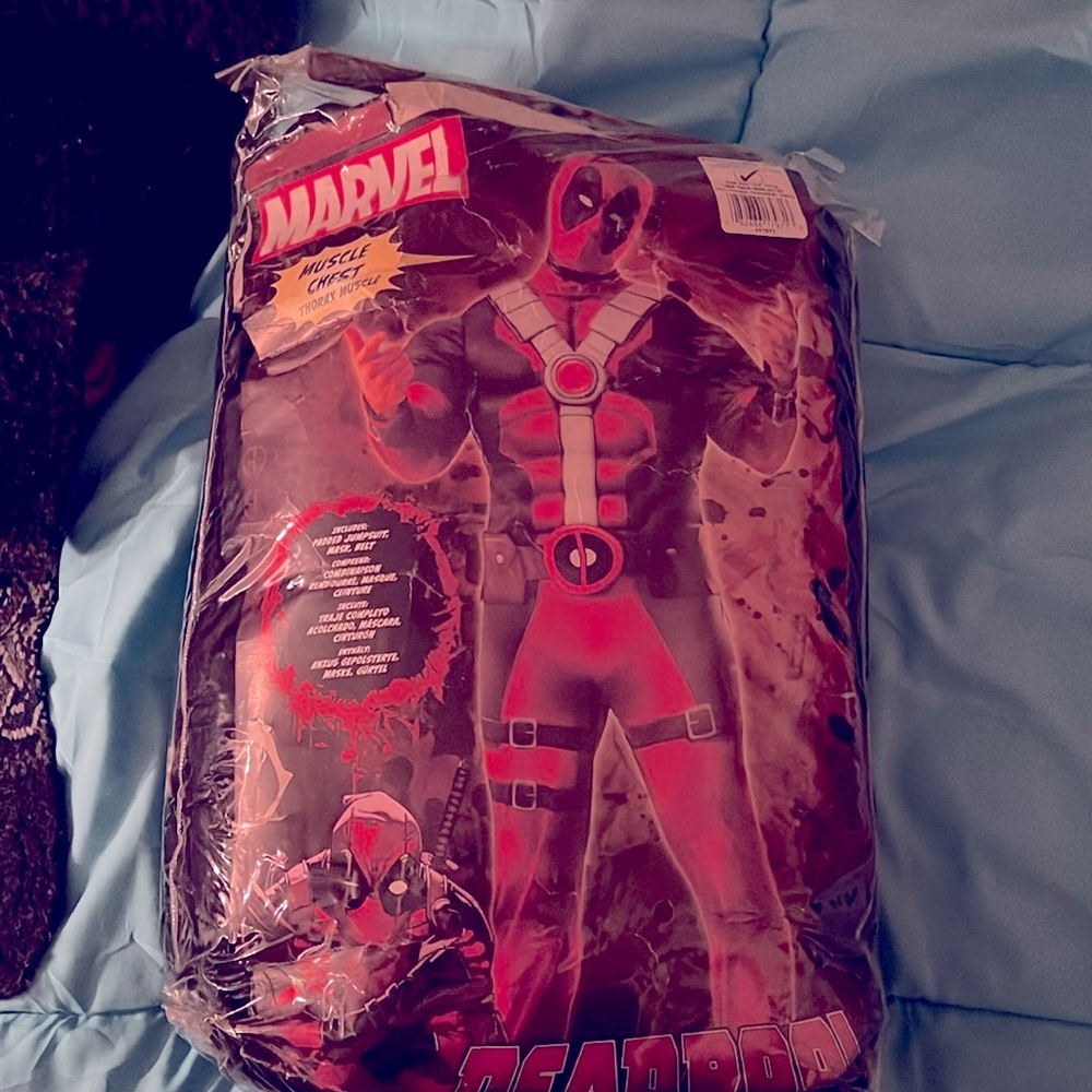 DEADPOOL COSTUME